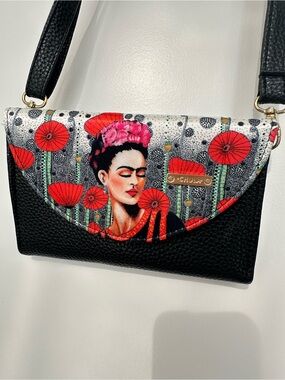 CHULA Frida Kahlo Inspired Crossbody Wallet Phone Purse NWOT Touchscreen Pocket